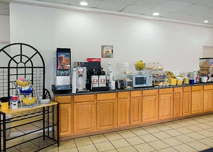 Days By Wyndham Tallahassee-government Center 2*
