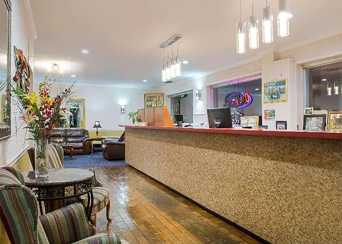 Hotel Days By Wyndham Tallahassee-government Center Tallahassee