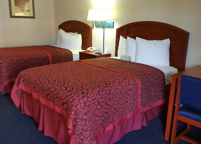 Days By Wyndham Tallahassee-government Center 2* Tallahassee