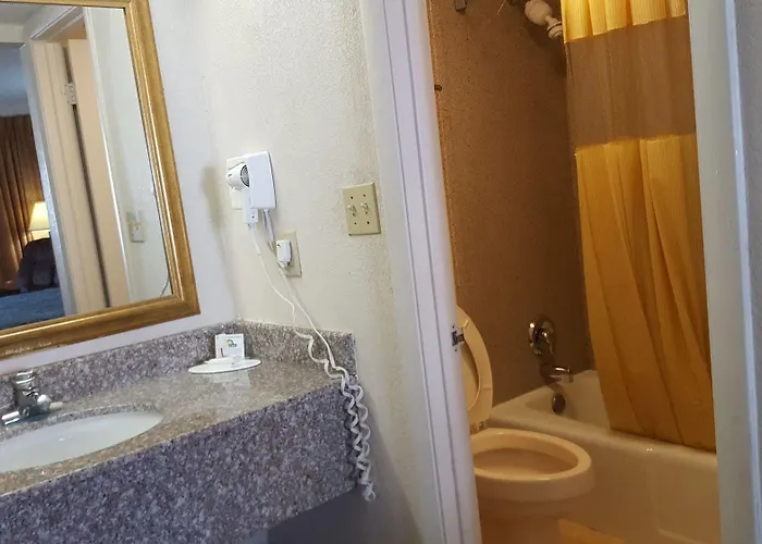 Hotel Days By Wyndham Tallahassee-government Center Tallahassee