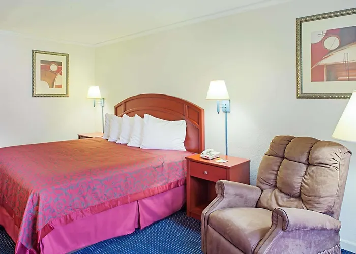 Hotel Days By Wyndham Tallahassee-government Center Tallahassee