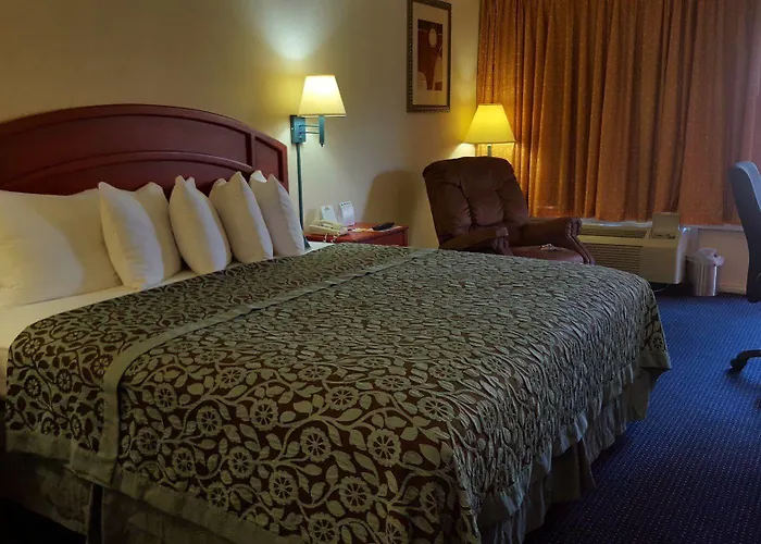 Days By Wyndham Tallahassee-government Center Hotel Tallahassee