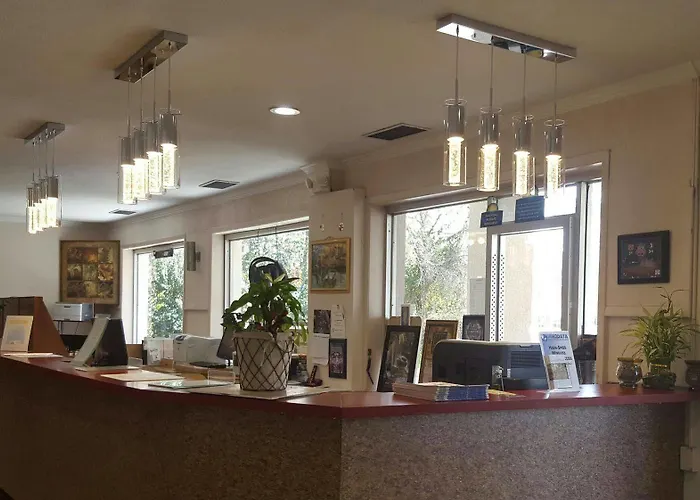 Days By Wyndham Tallahassee-government Center Hotel